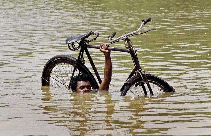 Chạy lụt ở Megha, Bhubaneswar, Ấn Độ.